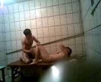 Азиатская красотка показывает свои сексуальные сиськи